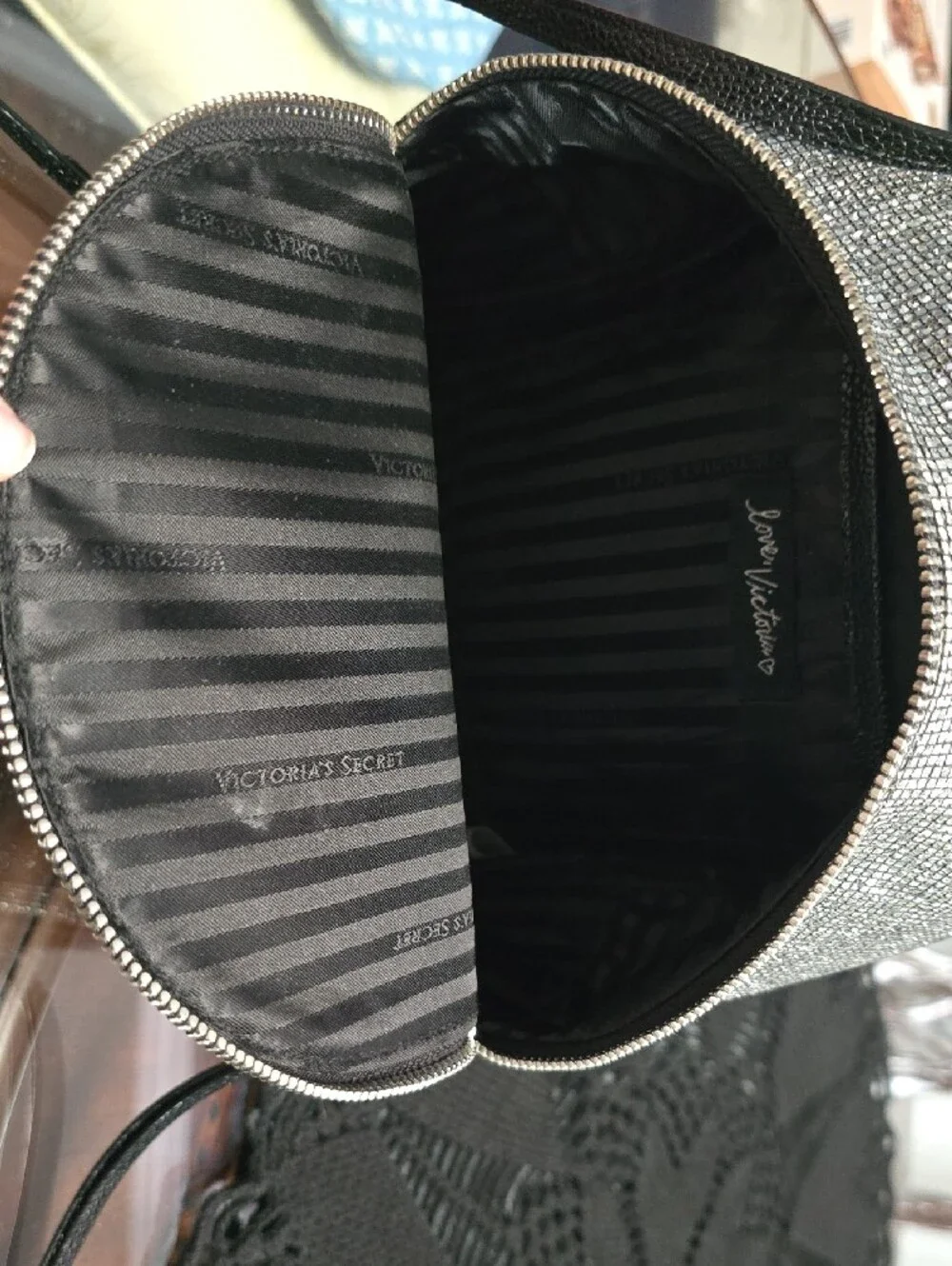 N/A stylish metallic